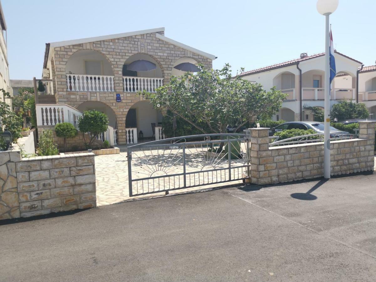 Apartman Tunja Vir Exterior foto